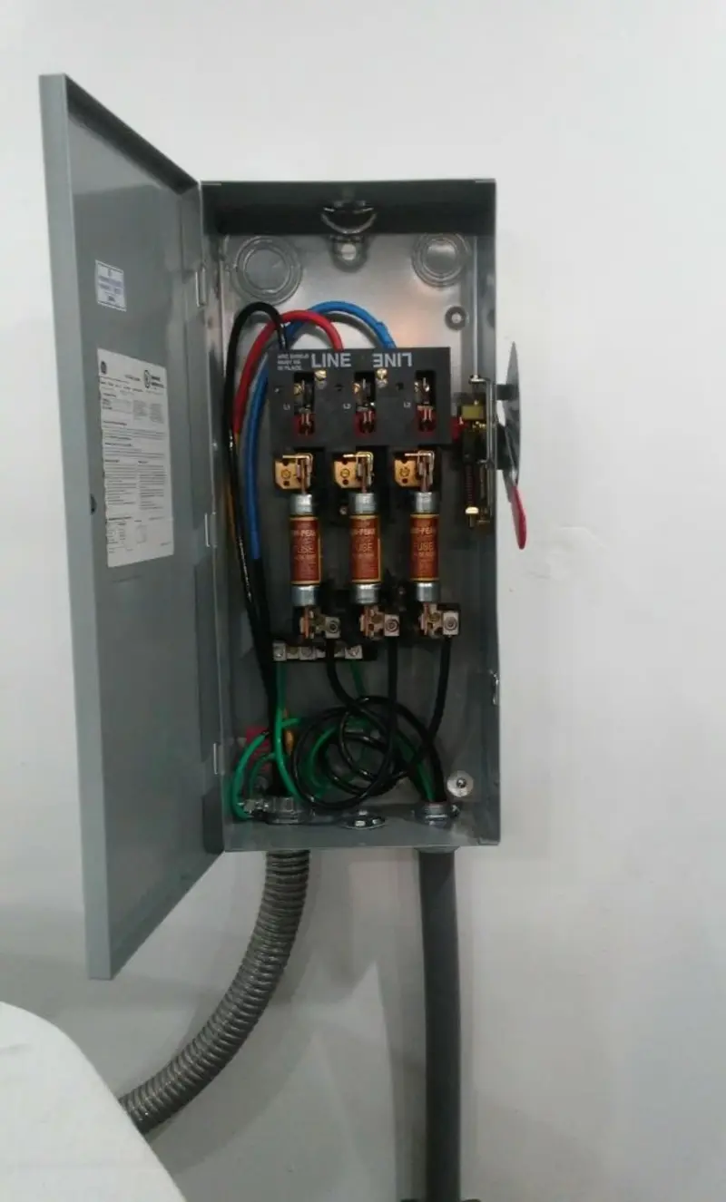 Three-phase disconnect switch installed for Smoke Detector Installation in Mills